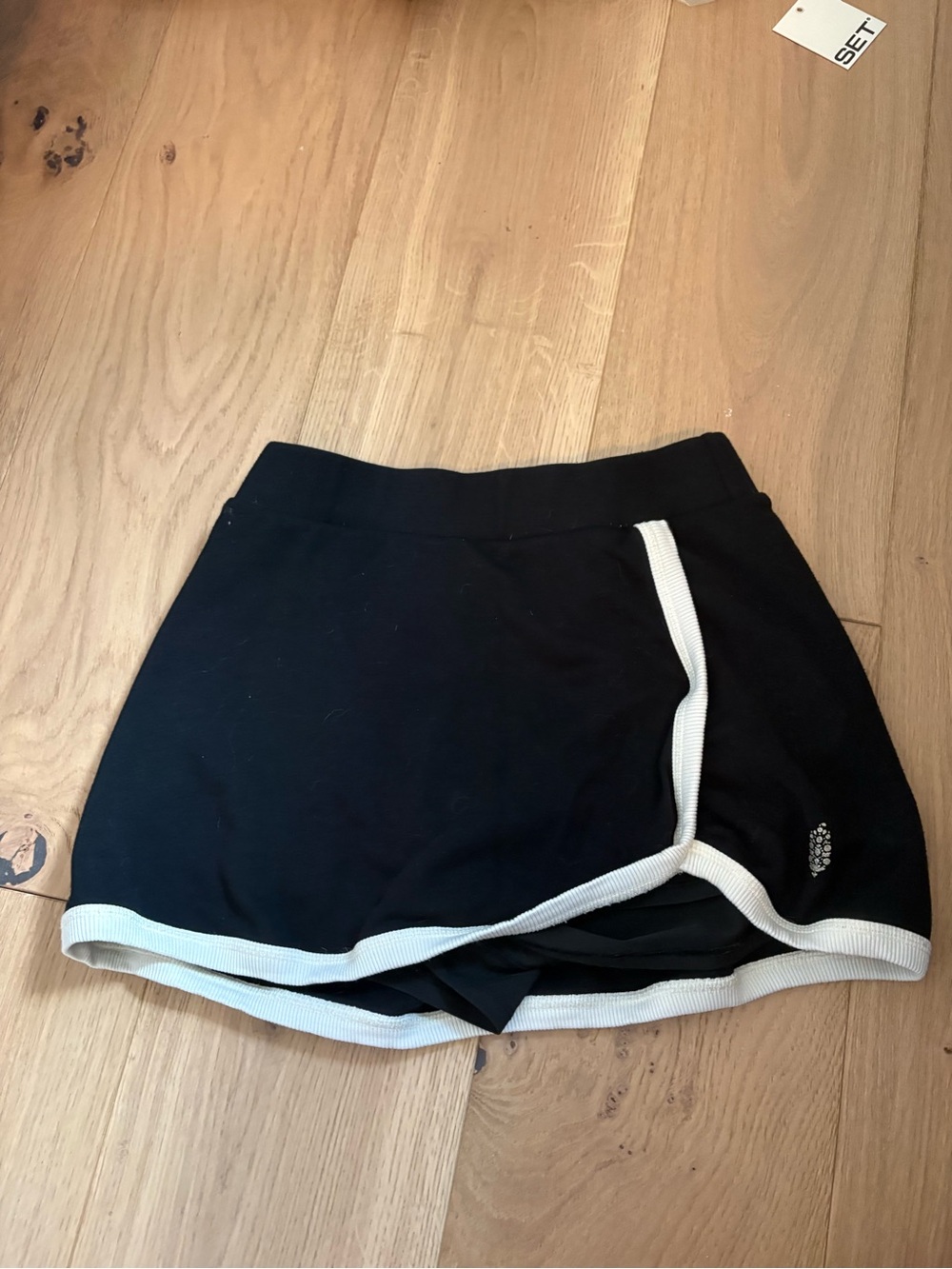 Free People Black Women’s Athletic Skort with White Trim small